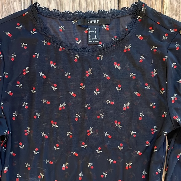 Forever 21 Shear Long Sleeve Black Bodysuit with Rosebud Partern🌹 Size M. - Picture 2 of 3